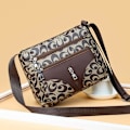 Miniatyrbild 3 av 11: Dam Crossbody Väska Liten Brun Mjukt Läder GoldenA One size