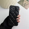 Fodral för iPhone 13 Pro läder diamantmönster svart solid dunjacka ins trend