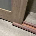 Miniatyrbild 7 av 8: Tätningslist för dubbla dörrar, tätningslist för dörrbotten, ljudblockering