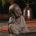 Miniatyrbild 4 av 4: Buddha-statyer liten munk färgsand keramik hem klubb geomantisk