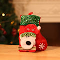 Miniatyrbilde 4 av 8: Festlige Miniatyr Julestrømper, 3D Plysjdesign Gir Glede Til Julehøytiden, Ideell For Julegavepose Og Hjemmekontorinnredning (Sett Med 4)