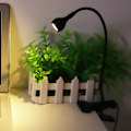 Pikkukuva 2 / 5: USB-LED-pöytälamppu Mini-työpöytäyölamppu klipsillä kotiin, opiskeluun ja lukemiseen, musta lämmin