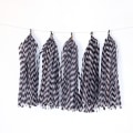 Pikkukuva 1 / 6: 30 kpl Paper Tassels -riipuksia, DIY-riipusnauha, raidallinen paperi
