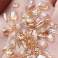 Miniatyrbilde 3 av 5: Assorterte flate nagelkrystaller, diamantformede steiner for neglkunstdesign