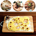 Miniatyrbilde 3 av 5: 5 stk rustfritt stål lilje blomsterblad kutteform kakeform fondant kakeverktøy