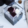 Miniatyrbild 4 av 5: Evig ros för pojkvän Alla hjärtans dag-födelsedagspresent för