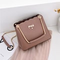 Miniatyrbild 5 av 5: Båge bärbar väska söt damväska enkel casual axelväska crossbody väska
