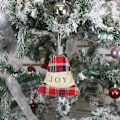 Miniatyrbillede 6 af 6: Landlig Gårdhus Julepynt, Tartan Stof Julepynt i Sækkelærred til Rustik Julefestpynt, Plys Julepynt Sæt til Juletræ, 4 stk.