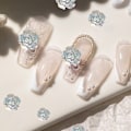 Miniatyrbild 4 av 5: Nail Art 3D Resin Vit Ros Blomdesign Aurora Kronblad Nagel