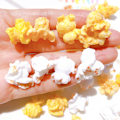 Miniatyrbild 4 av 5: Simulerade popcorn-berlocker i harts, popcorn-dekorationer i harts för smycken