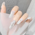 Miniatyrbild 5 av 5: Nagelkonst 3D Harts Resin Vit Ros Blomdesign Aurora Kronblad Nagel