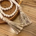 Miniatyrbild 8 av 8: Farmhouse Beads 58in Träpärl Garland med Tofs Rustik Count