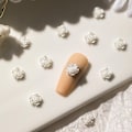 Miniatyrbild 3 av 5: Nail Art 3D Resin Vit Ros Blomdesign Aurora Kronblad Nagel