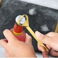 Miniatyrbild 4 av 5: Hjärtformad flasköppnare i mässing med skiftnyckelhuvud, elegant design för enkel och arbetsbesparande öppning, platsbesparande väggmontering, för köksminibar