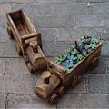 Miniatyrbild 7 av 7: Trädgårdsvagnsdekor, Multifunktionell Displayställning med Hållbart Naturträ för Vardagsrum, Balkong, Sovrum, Arbetsrum, Trädgård (Väderbeständig)