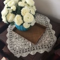 Miniatyrbilde 4 av 8: Duk med heklet firkant, blondeborddekke, doily