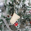 Miniatyrbillede 4 af 6: Landlig Gårdhus Julepynt, Tartan Stof Julepynt i Sækkelærred til Rustik Julefestpynt, Plys Julepynt Sæt til Juletræ, 4 stk.