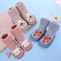 Miniatyrbild 5 av 5: Baby 3 par halkfria golvstrumpor Pojkar Flickor Cotton First Walking Skor Medium Tube Baby Höst Vinter Tecknad Crawling Strumpor 0-3