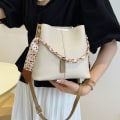 Miniatyrbillede 3 af 5: Stor kapacitet spandpose PU taske mode messenger taske niche