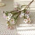 Miniatyrbilde 4 av 5: 1 stk. Kunstig Blomst Estetisk Høstdekorasjon DIY Australsk Farget Plommeblomst til Soverom White