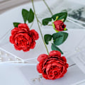 Miniatyrbillede 1 af 10: 1 STK 3 Hoveder Rose Silke Kunstig Pæon Blomst til Hjem Bryllup Væg Blomsterdekoration Blomsterfest Red