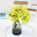 Miniatyrbilde 2 av 5: 1 Bukett Sjarmerende DIY Falsk Blomsterbukett Faux Silkeblomst Bryllupsrekvisitter Kunstig Blomst White