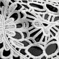 Miniatyrbilde 2 av 5: Dame falsk krage Avtakbar halv Silke Broderi Bryst DIY White
