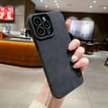 Etui til iPhone 16 Dominerende sort hud plys læder
