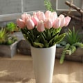 Miniatyrbillede 4 af 5: 10 stk. Kunstige Blomster Real Touch Mini PU Tulipaner Buket Falske Tulipaner Blomsterarrangement Kunstige Planter til Bryllupsdekoration Værelse Hjem Hotel P