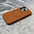Fodral för iPhone 14 Pro Guldbrunt läder Magnetisk