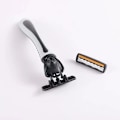 Miniatyrbild 4 av 7: Rakapparat Ny design för män Rakhyvel Rakning Trelagersrakapparat Återanvändbar rakkniv Importerad blad Multi Tool Head Change Gray