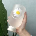 Miniatyrbilde 3 av 5: 480 ml søt vannflaske med skala, 2 lokk, liten tusenfryd, matt, bærbar, gjennomsiktig vannflaske i glass (gjennomsiktig, 1 blomst)