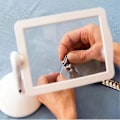 Miniatyrbillede 2 af 5: 3x Stor Helside Forstørrelsesglas 360 Graders Rotation Med Lys Og Stativ, Bærbar LED Forstørrelsesglas Til Læsning