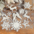 Miniatyrbild 5 av 5: 3 st julgran heminredning snöflinga ängelvingar älg hängsmycke prydnad
