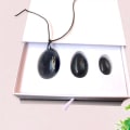 Miniatyrbild 2 av 4: Svart Obsidian Yoni Ägg Set Om 3, Massagestenar För Kvinnor Att Stärka Bäckenbottenmusklerna Med Sammetspåse
