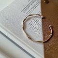 Miniatyrbilde 1 av 3: Retro Mansjett Armbånd Blank Åpning Bangles for Kvinner Minimalistisk Vridd Håndledd Smykker
