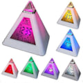 Miniatyrbild 1 av 5: Digital LED Väckarklocka 7 Färger Ändrande Nattlampa Tid Temperaturvisning Pyramidformad Bordsklocka FT