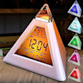 Miniatyrbillede 2 af 5: Digitalt LED Vækkeur 7 Farver Skiftende Natlys Tid Temperatur Display Pyramideformet Bordur FT