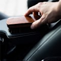 Pikkukuva 2 / 7: Nahka- ja tekstiiliharja, pieni, ruskea hellävaraiseen puhdistukseen
