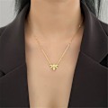 Pikkukuva 2 / 4: Bee Gold Coin -mehiläispesäriipus choker-kaulakoru naisille ja teineille