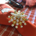 Miniatyrbillede 6 af 6: 12 stk. blomsterperle diamant servietringholder, brugt til bryllup