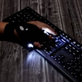 Miniatyrbild 4 av 6: Par med 2 LED-ficklampshandskar för utomhusfiske och reparation