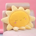 Pikkukuva 1 / 7: Sööt Plush-tyyny Aurinko Täytetty Pehmeä Luova Plush-aurinko Leikkikalu Autoon