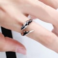 Miniatyrbillede 4 af 5: 1 par justerbare sorte og blå slange ringe til par