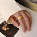 Pikkukuva 2 / 4: Säröinen Ruudullinen Sormus 18k Keltakulta Sormukset Naisille Miehille
