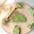 Miniatyrbillede 3 af 4: Gua Sha og Jade Rulleværktøj, BAIMEI Ansigts- og Halsmassagesæt, Gua Sha Beroliger, Roer og Afslapper Huden