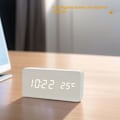 Miniatyrbillede 4 af 5: Digitalt Vækkeur med LED-display og Temperatur, Træbordur til Soveværelse, Kontor, Rejse, Indretning White