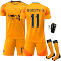 Pikkukuva 1 / 2: 2425 Real Madrid vierasjalkapallopaita oranssi Rodrigo puku+sukka+suojavarusteet 20(110-120cm)