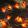 Miniatyrbillede 3 af 4: Efterårsdekoration Maple Leaf String Lights, 3m 20 LED-lys 2 lystilstande til feriefest Indendørs Udendørs Halloween Thanksgiving-dekorationer (Varm L