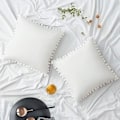 Miniatyrbillede 1 af 5: Pakke med 2 fløjlspudebetræk Pompom dekorative pudebetræk Solid blødt pudebetræk med poms Firkantet til sofa Sofa Soveværelse Bil 18x18inch Da 26 x26 Pure White